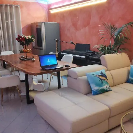 Blu Marlin - Iun Q4073 Homestay Girasole